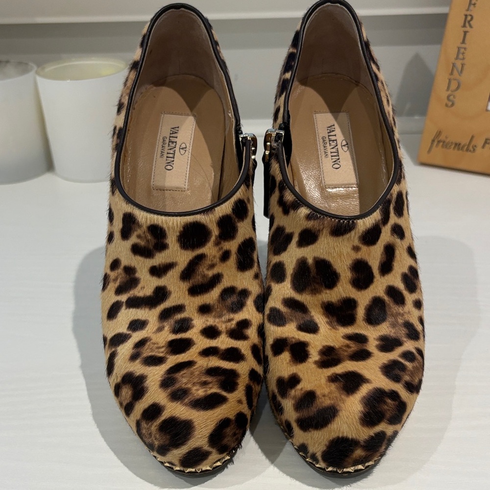 SALE!Valentino Pony Hair Leopard Print Ankle Booties- Rock stud. W/ dust bags